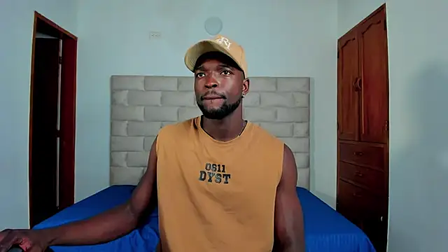 Snapshot of Dylan_Taylor chatting on 26, 11, 2025 Dylan Taylor online show from 26, 11, 2025