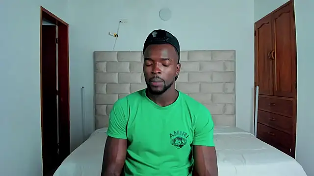 Snapshot of Dylan_Taylor chatting on 13, 12, 2025 Dylan Taylor online show from 13, 12, 2025