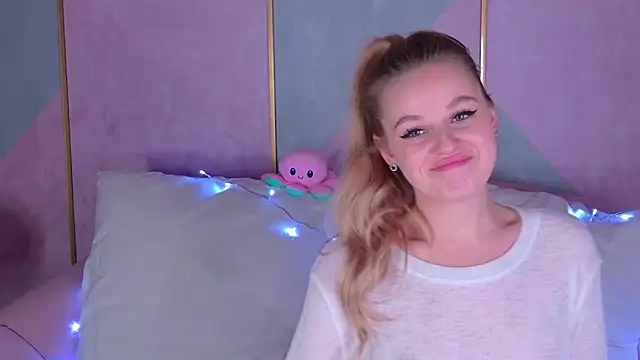 BeatriceEsmont online show from 13, 1, 2025