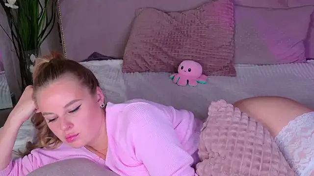 BeatriceEsmont online show from 25, 2, 2025