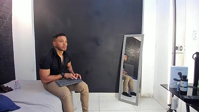 Snapshot of bruno_miller_ chatting on 15, 1, 2025 bruno miller online show from 15, 1, 2025