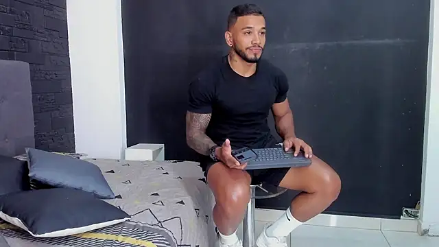 Snapshot of bruno_miller_ chatting on 14, 9, 2025 bruno miller online show from 14, 9, 2025