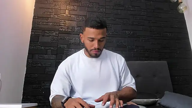 Snapshot of bruno_miller_ chatting on 1, 10, 2025 bruno miller online show from 1, 10, 2025