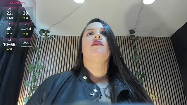Snapshot of Victoria_Ponce1 chatting on 6, 1, 2025 Victoria Ponce1 online show from 6, 1, 2025