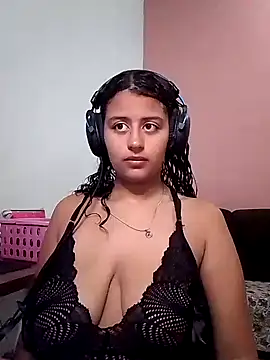 Snapshot of Babydol18_ chatting on 1, 2, 2025 Babydol18 online show from 1, 2, 2025