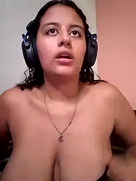 Snapshot of Babydol18_ chatting on 1, 3, 2025 Babydol18 online show from 1, 3, 2025