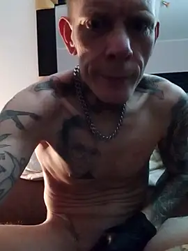 Snapshot of Tattooguy_86 chatting on 23, 11, 2025 Tattooguy 86 online show from 23, 11, 2025