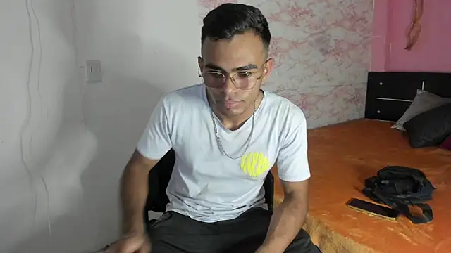 alessandro 2005 online show from 3, 2, 2025