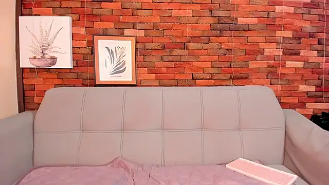 Snapshot of emmamillher chatting on 26, 1, 2025 emmamillher online show from 26, 1, 2025