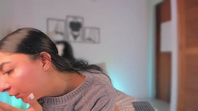 777AylinZ online show from 6, 4, 2026