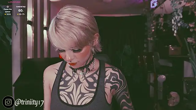 Snapshot of Trinity___s chatting on 17, 9, 2025 Trinity s online show from 17, 9, 2025