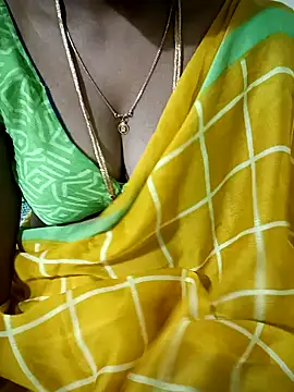 Snapshot of Cute-chinny chatting on 14, 1, 2025 Cute-chinny online show from 14, 1, 2025