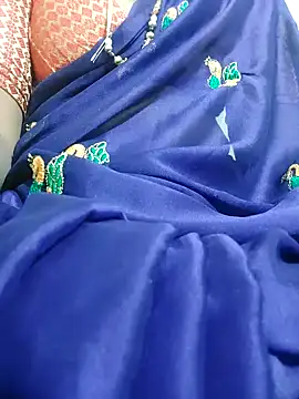 Snapshot of Cute-chinny chatting on 20, 1, 2025 Cute-chinny online show from 20, 1, 2025