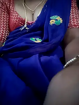 Snapshot of Cute-chinny chatting on 7, 2, 2025 Cute-chinny online show from 7, 2, 2025