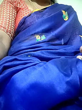 Snapshot of Cute-chinny chatting on 7, 2, 2025 Cute-chinny online show from 7, 2, 2025