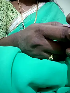 Snapshot of Cute-chinny chatting on 8, 2, 2025 Cute-chinny online show from 8, 2, 2025