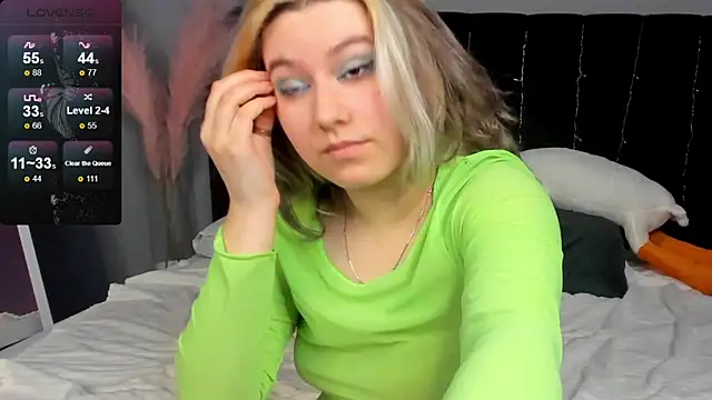 Snapshot of Bonni_Meiz chatting on 1, 2, 2025 Bonni Meiz online show from 1, 2, 2025