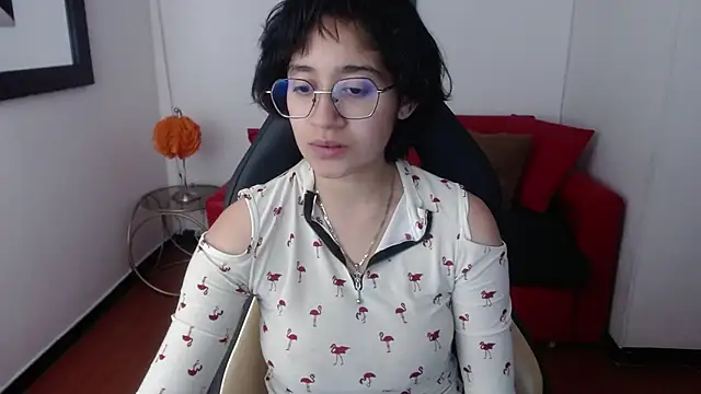 Lili Gomez  online show from 1, 2, 2025