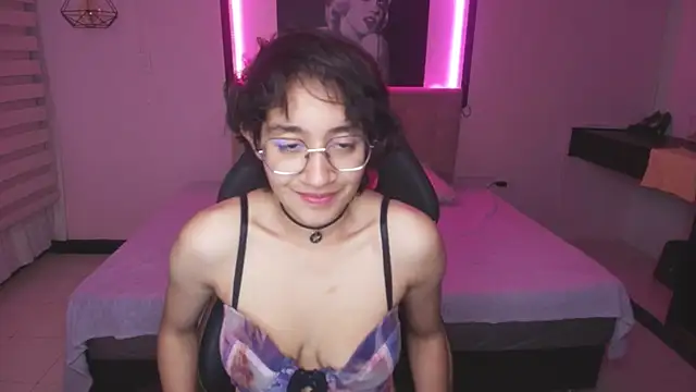 Lili Gomez  online show from 27, 2, 2025