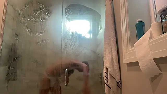 Snapshot of 69woodinson chatting on 18, 12, 2025 69woodinson online show from 18, 12, 2025