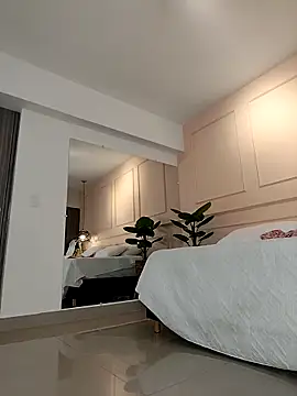 SHARONN     online show from 14, 10, 2025