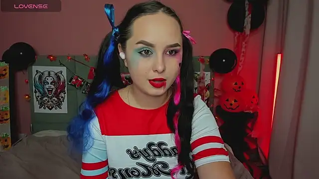 BeatriceReeves online show from 24, 10, 2025