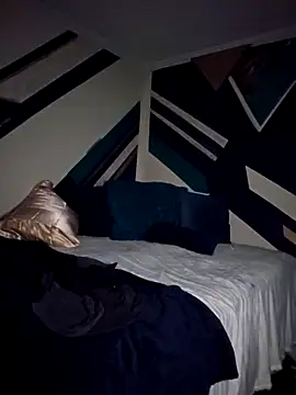 Snapshot of carolinaskarma chatting on 16, 12, 2025 carolinaskarma online show from 16, 12, 2025