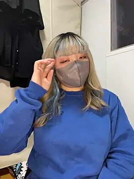 Snapshot of YUNA-yuna chatting on 5, 1, 2025 YUNA-yuna online show from 5, 1, 2025