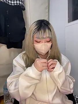 Snapshot of YUNA-yuna chatting on 13, 1, 2025 YUNA-yuna online show from 13, 1, 2025