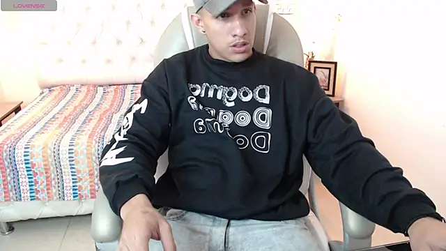 Snapshot of Jheidertwink chatting on 20, 12, 2024 Jheidertwink online show from 20, 12, 2024