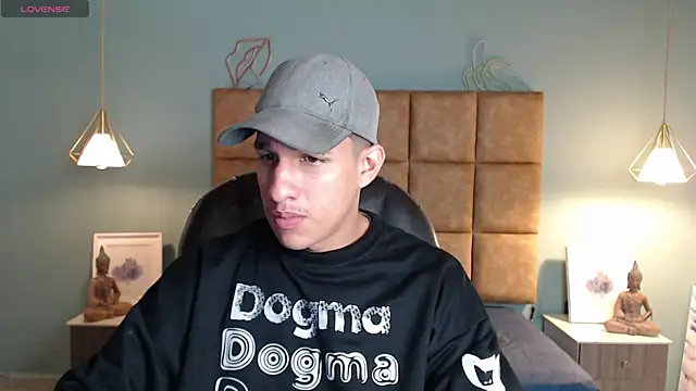 Snapshot of Jheidertwink chatting on 23, 12, 2024 Jheidertwink online show from 23, 12, 2024