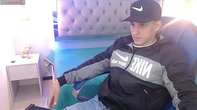 Snapshot of Jheidertwink chatting on 6, 1, 2025 Jheidertwink online show from 6, 1, 2025