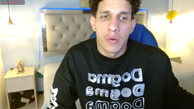 Snapshot of Jheidertwink chatting on 8, 2, 2025 Jheidertwink online show from 8, 2, 2025