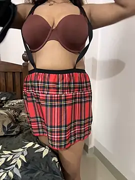 HoneyBearCpl online show from 9, 10, 2025