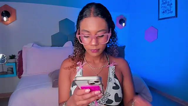 Snapshot of sade_jackson1 chatting on 3, 12, 2025 sade jackson1 online show from 3, 12, 2025