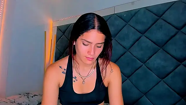 Nellyhills online show from 26, 2, 2025