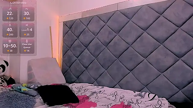 Nellyhills online show from 6, 10, 2025