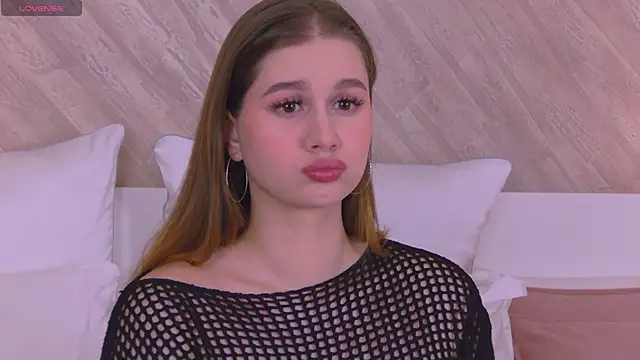 EllieHayes online show from 23, 2, 2025