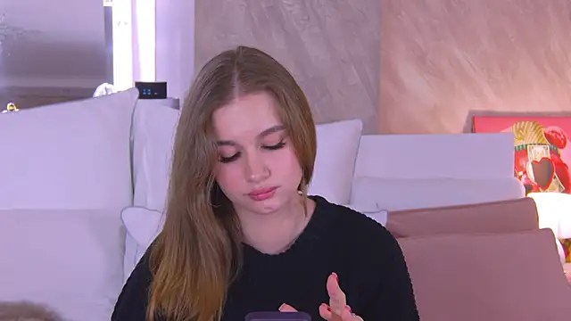 EllieHayes online show from 19, 3, 2025