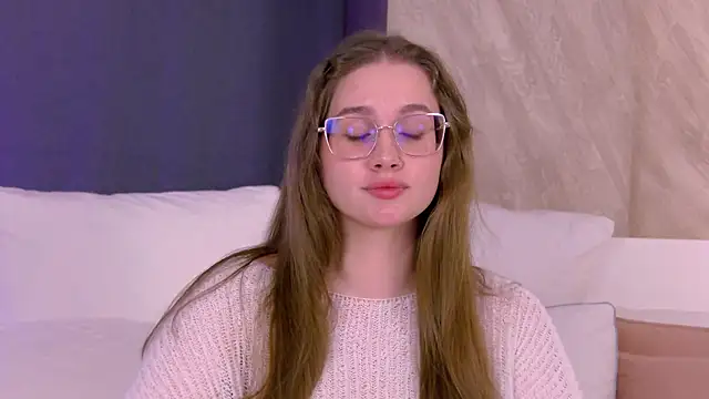 Snapshot of EllieHayes chatting on 2, 7, 2026 EllieHayes online show from 2, 7, 2026