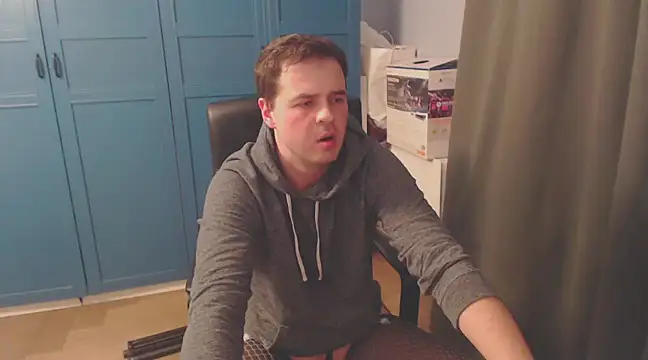 CuteMan33 online show from 24, 12, 2024