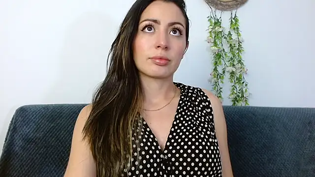 Snapshot of Kendal_Mosk chatting on 17, 12, 2024 Kendal Mosk online show from 17, 12, 2024