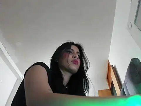 Snapshot of bunny_1922 chatting on 28, 10, 2025 bunny 1922 online show from 28, 10, 2025