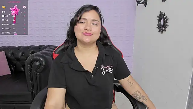 natasha adams22 online show from 5, 3, 2025