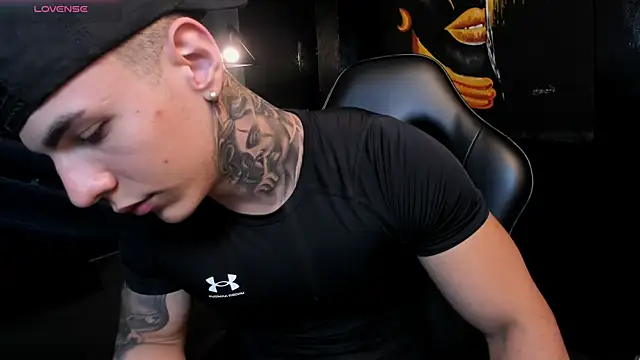 Flynn Riider online show from 5, 11, 2025