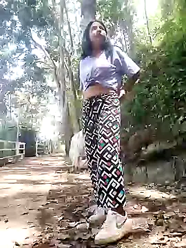 Snapshot of Danna-linyi chatting on 10, 12, 2024 Danna-linyi online show from 10, 12, 2024