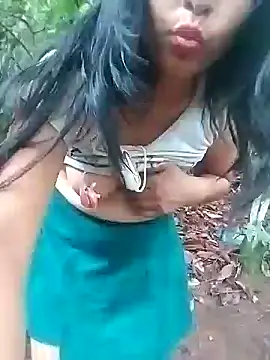 Snapshot of Danna-linyi chatting on 2, 1, 2025 Danna-linyi online show from 2, 1, 2025