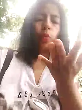 Snapshot of Danna-linyi chatting on 3, 1, 2025 Danna-linyi online show from 3, 1, 2025