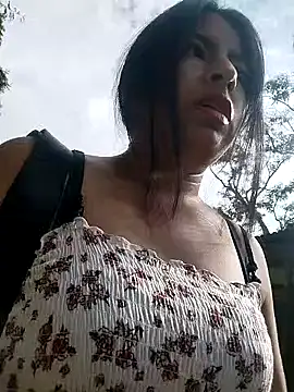 Snapshot of Danna-linyi chatting on 7, 3, 2025 Danna-linyi online show from 7, 3, 2025