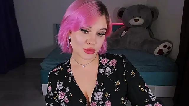 Snapshot of evaharve chatting on 11, 12, 2024 evaharve online show from 11, 12, 2024